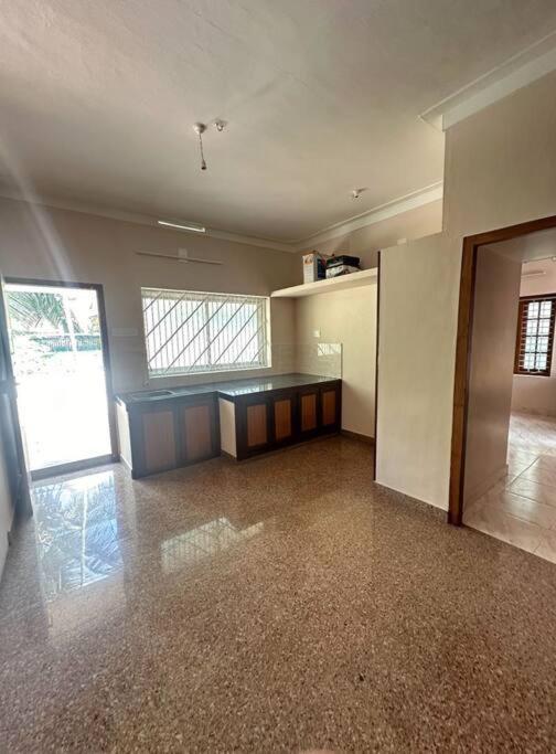 Home At Guruvayur 2 Ac Room,1 Single Bed,Kitchen Luaran gambar