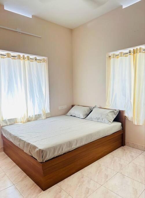 Home At Guruvayur 2 Ac Room,1 Single Bed,Kitchen Luaran gambar