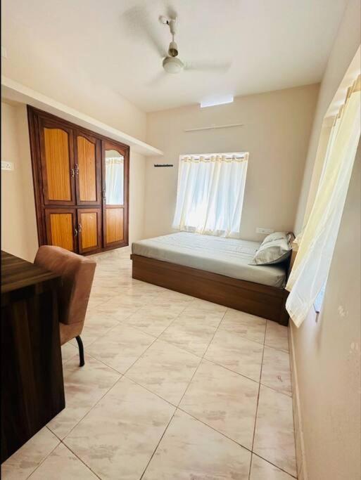 Home At Guruvayur 2 Ac Room,1 Single Bed,Kitchen Luaran gambar